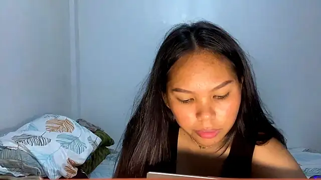 CorrinaThach online show from April 13, 2:29 pm