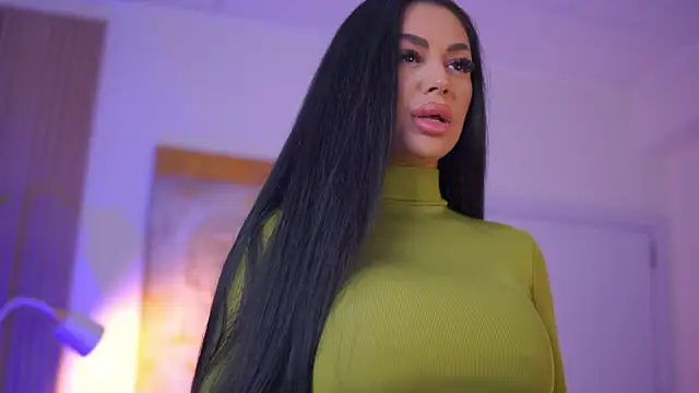 LatinaMorene online show from April 1, 6:27 pm