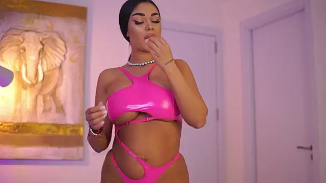 LatinaMorene online show from April 7, 6:43 pm