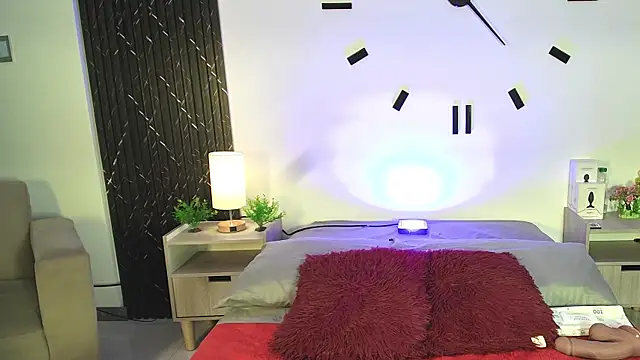 aurora petitee online show from May 18, 1:28 pm