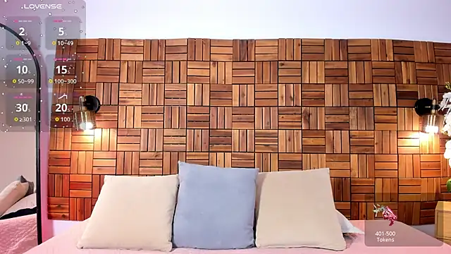 andreazoe online show from April 5, 2:05 pm