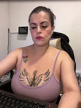 MiaHotboobs online show from May 17, 9:08 am