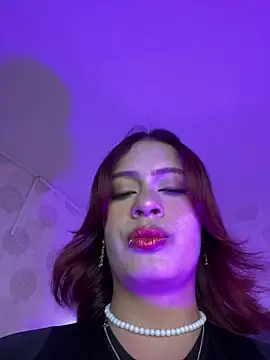 steffmontespink18 online show from May 11, 1:35 pm