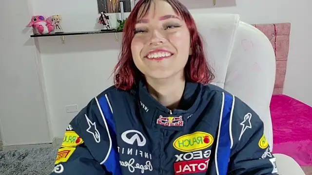 Snapshot of Megam_white chatting on April 8, 3:19 am Megam white online show from April 8, 3:19 am