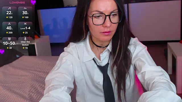 purrAmelinaa online show from April 3, 9:35 pm