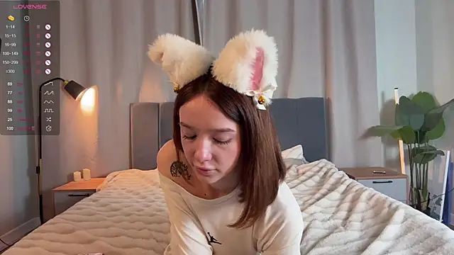 Lana VeeE online show from April 1, 2:47 pm