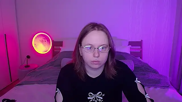 SelenaLily online show from April 7, 3:47 pm