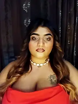 Sanaya Gil online show from April 2, 7:11 pm