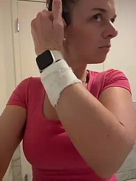 NataLee vault online show from April 4, 10:30 pm