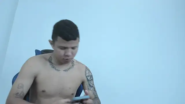 LatinsGuys2026 online show from March 27, 12:17 pm