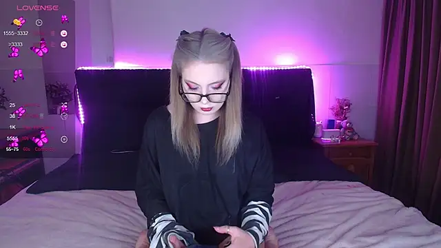 ammyska online show from May 3, 1:20 am