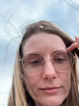 FReyja 44 online show from April 21, 3:30 pm