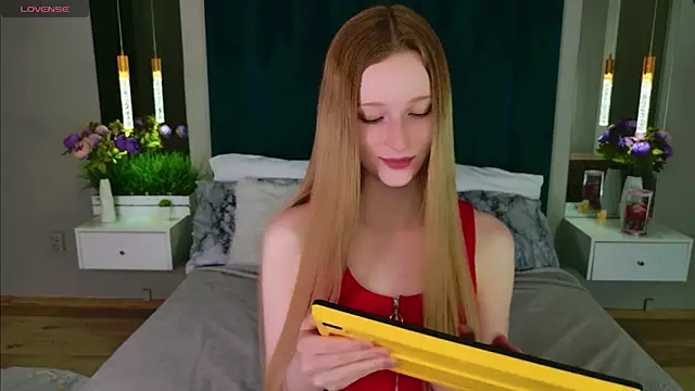 Mollydollzz online show from May 27, 12:57 pm