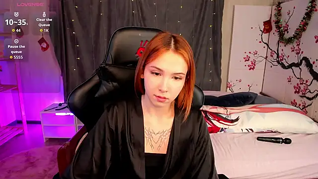 Lisa mano online show from March 25, 8:28 am