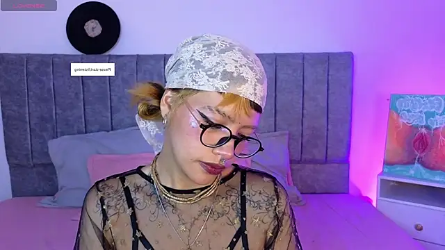 Luna Blooms online show from March 27, 11:33 am