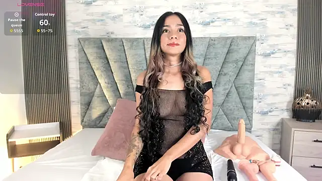 LizzLancaster online show from March 30, 12:27 pm