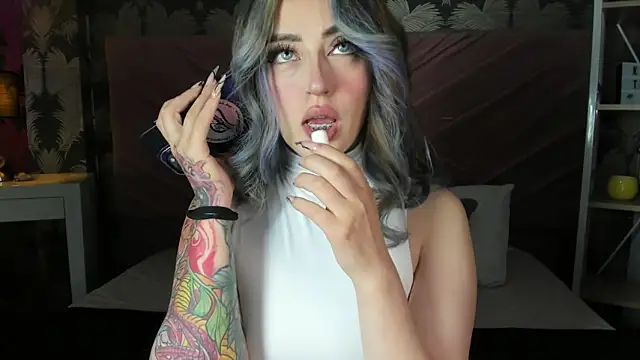  mykinkydoll  online show from April 9, 10:37 pm