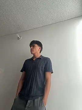 LYAN DYLAN online show from April 2, 9:23 pm