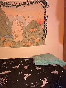 LunuxSiren online show from April 11, 12:50 am