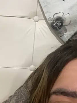 isadora437 online show from April 10, 6:52 am