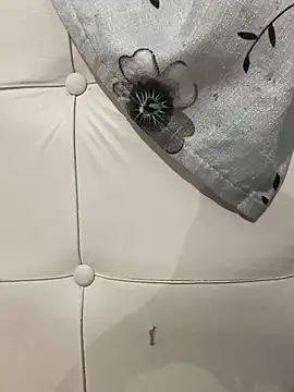 isadora437 online show from April 8, 2:46 am