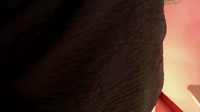 Ivvy Bloom online show from April 1, 3:40 am