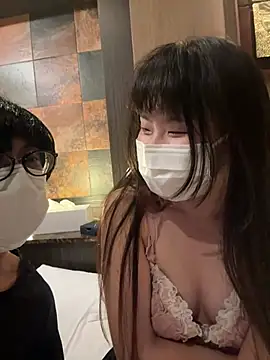 Cutie and Keicock online show from April 9, 1:49 pm