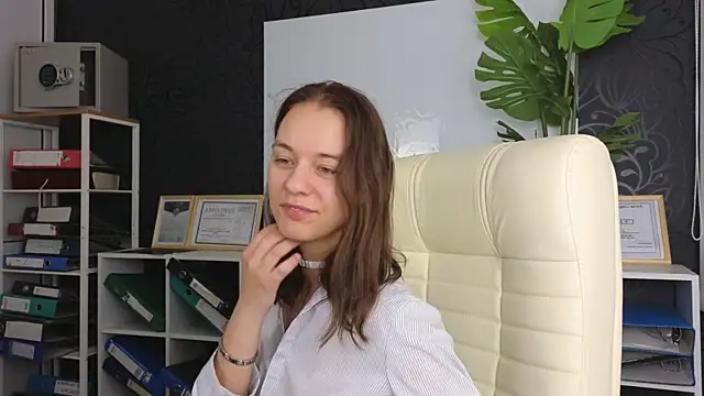 emma chaser online show from June 10, 4:33 am