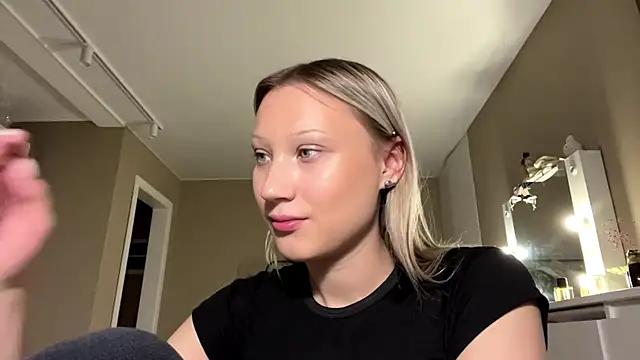 VibeAnna online show from April 5, 5:23 pm