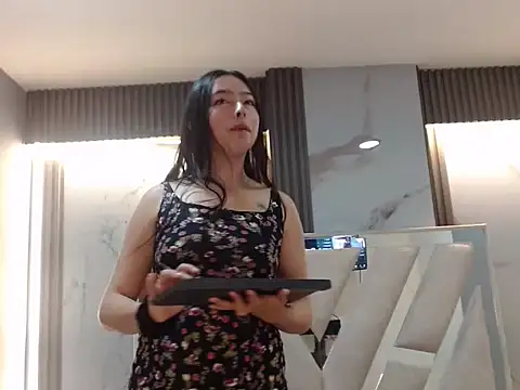 salethjonescl202 online show from April 7, 8:00 pm