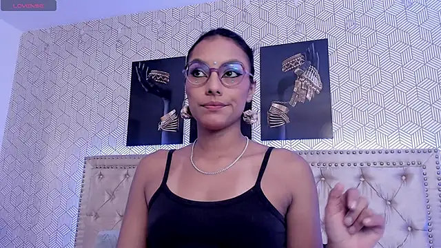 ValeAlvarez  online show from March 30, 8:19 pm