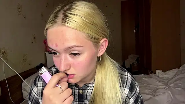 Sophia Blonde online show from May 25, 4:17 pm