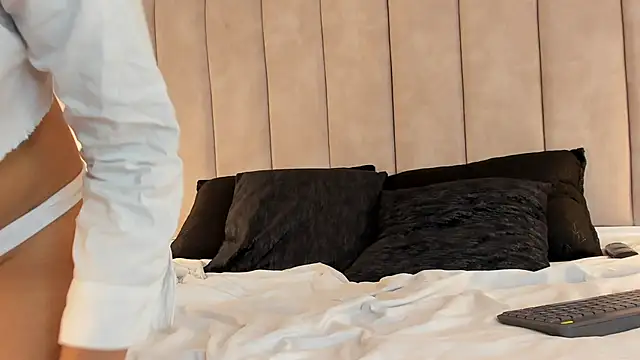 Alaia Stone online show from April 6, 4:46 am