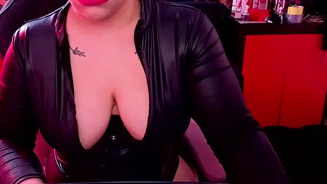 Toy and Pain online show from May 20, 7:44 pm