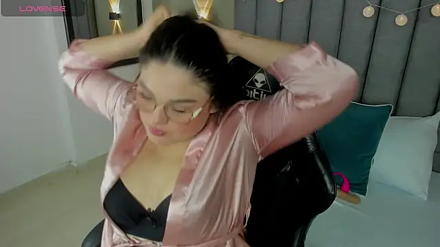 madison abril online show from April 9, 2:47 am