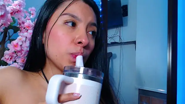 mila gomez  online show from April 10, 6:30 am