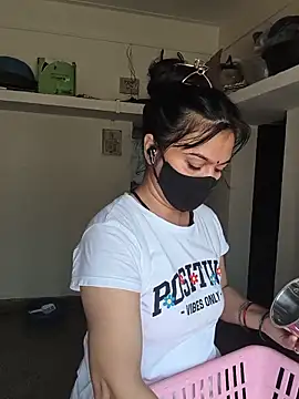 HeartlessGirl online show from May 20, 4:42 am