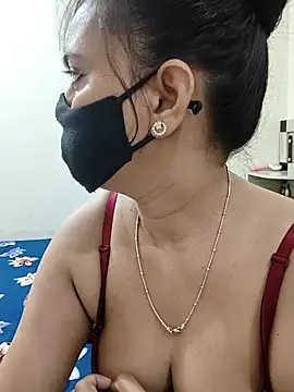 HeartlessGirl online show from April 3, 4:38 pm