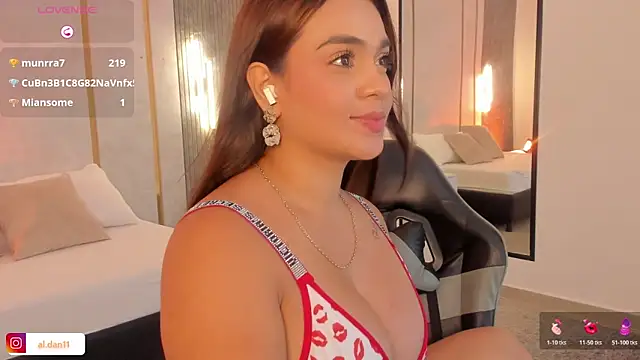 alana dantes  online show from May 26, 8:41 pm