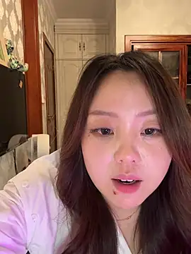 thelittlexx online show from April 4, 1:43 pm