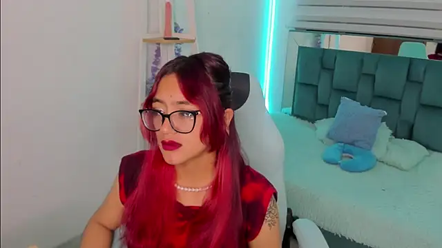 Sara Red X online show from May 21, 3:48 am
