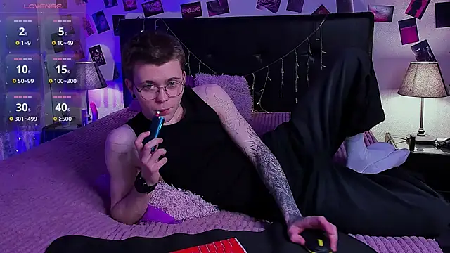Thomas Norton online show from May 16, 8:41 pm