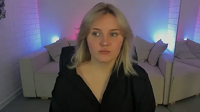 KathyBriggs online show from April 2, 5:27 am