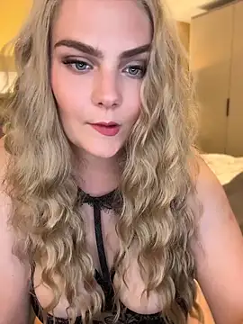 Blonde Cougar online show from June 2, 8:10 pm