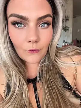 Blonde Cougar online show from July 1, 2:49 pm