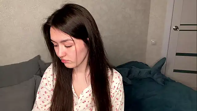 lilysolar online show from April 13, 4:08 pm