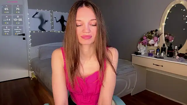 OdetteTrentinella online show from April 7, 6:48 am