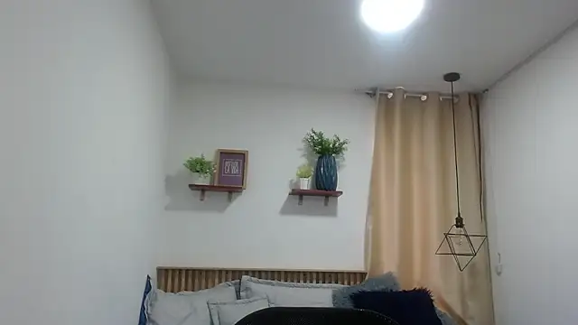 Violet 2003 online show from May 16, 1:54 pm