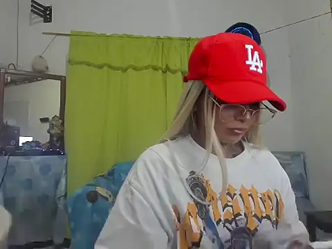 skinny tyffany online show from May 27, 5:04 am