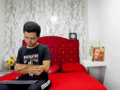 Alejandra and James  online show from April 6, 11:33 am